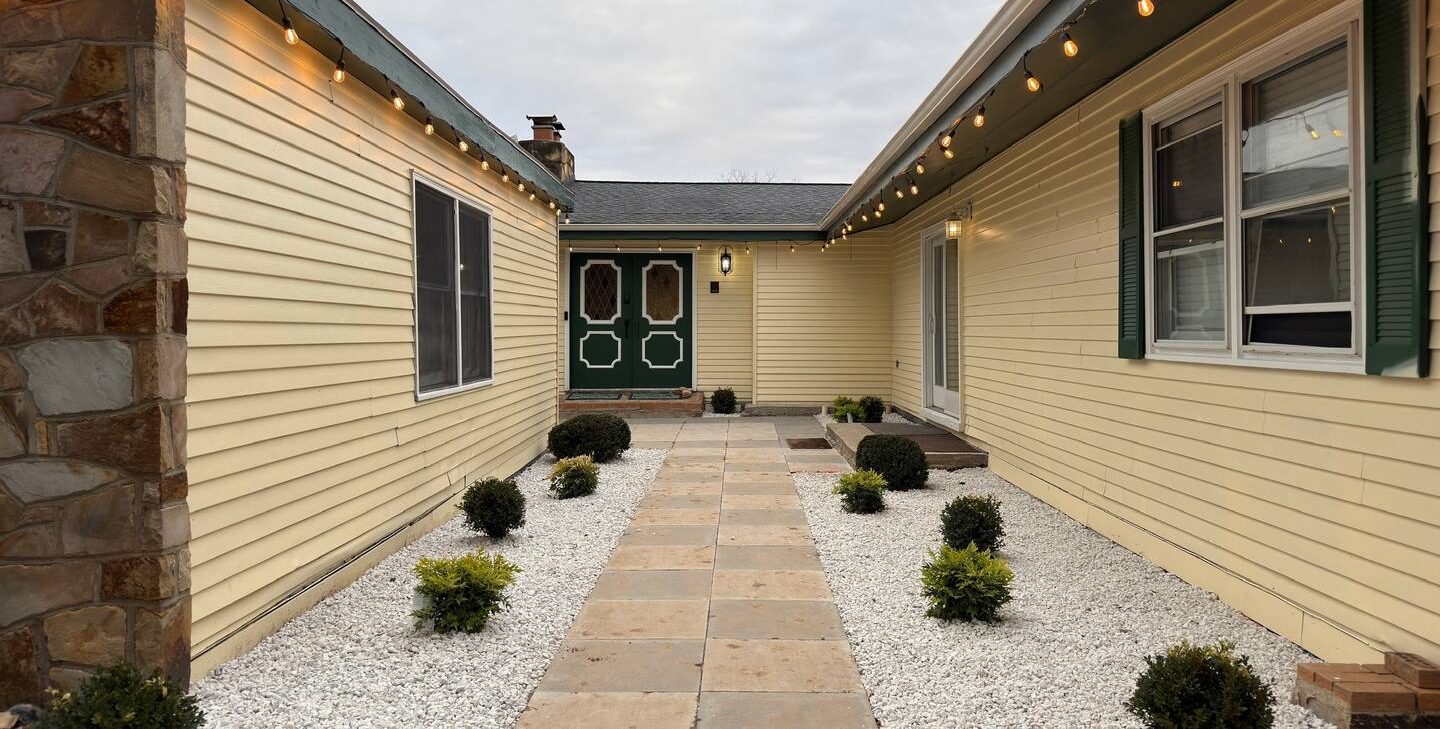 Front courtyard walkway